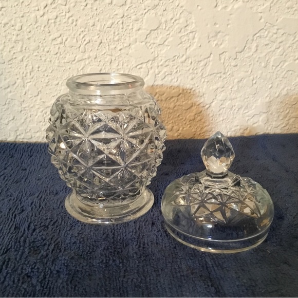 💥3/$20 AVON CRYSTAL FACETS Cut Glass Jar with Lid - Picture 2 of 7